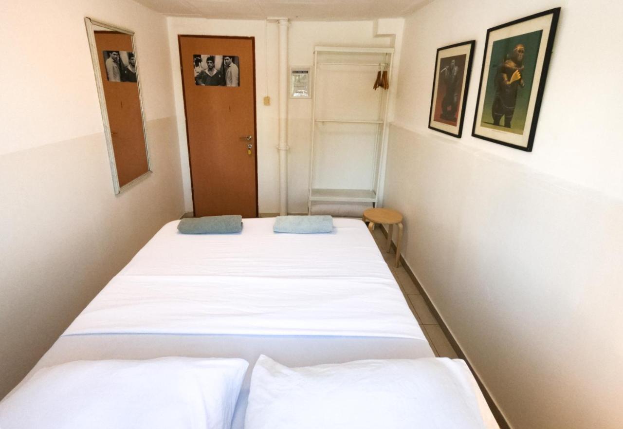 Florentine Backpackers Hostel - Ages 18-55 Tel Aviv Exterior photo
