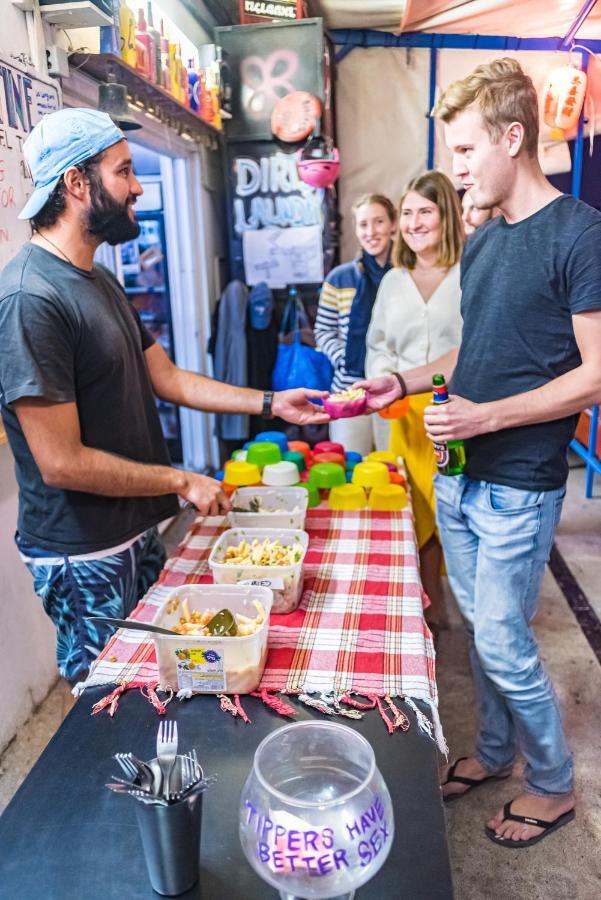 Florentine Backpackers Hostel - Ages 18-55 Tel Aviv Exterior photo
